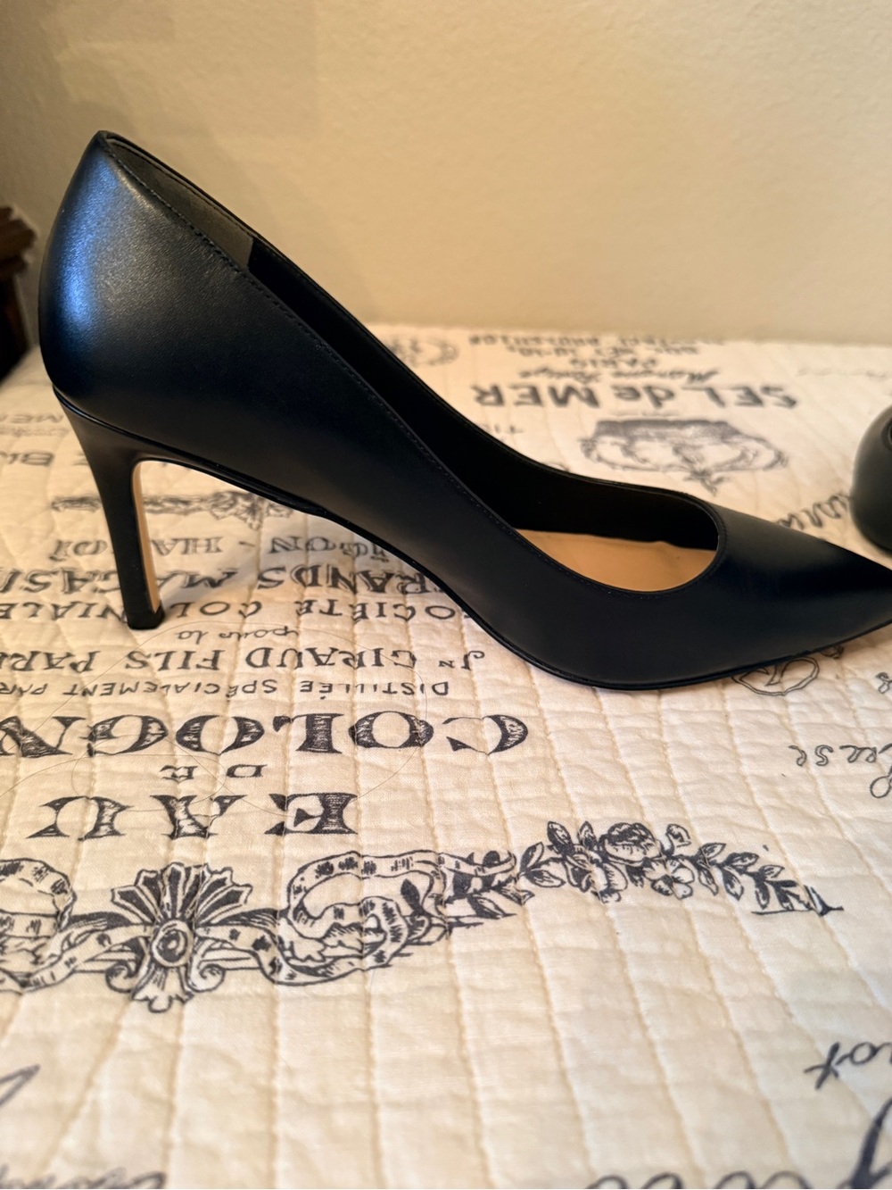 Stuart Weitzman Black Pointed Toe Leather Pumps Heels Size 8 - Picture 6 of 13